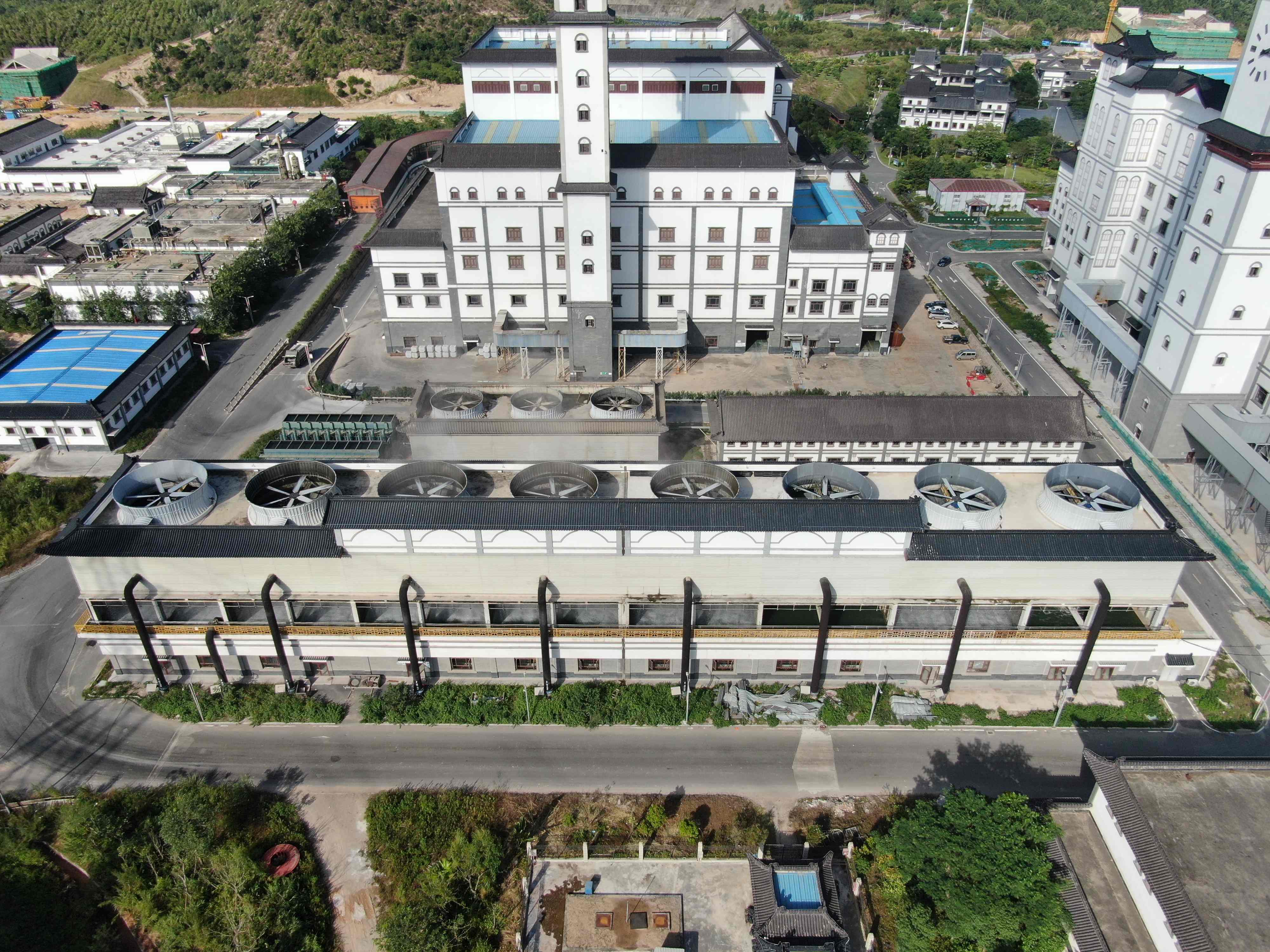 <strong>冷却塔消雾模块维修全流程深度解析——从故障诊断到高效修复的实战指</strong>