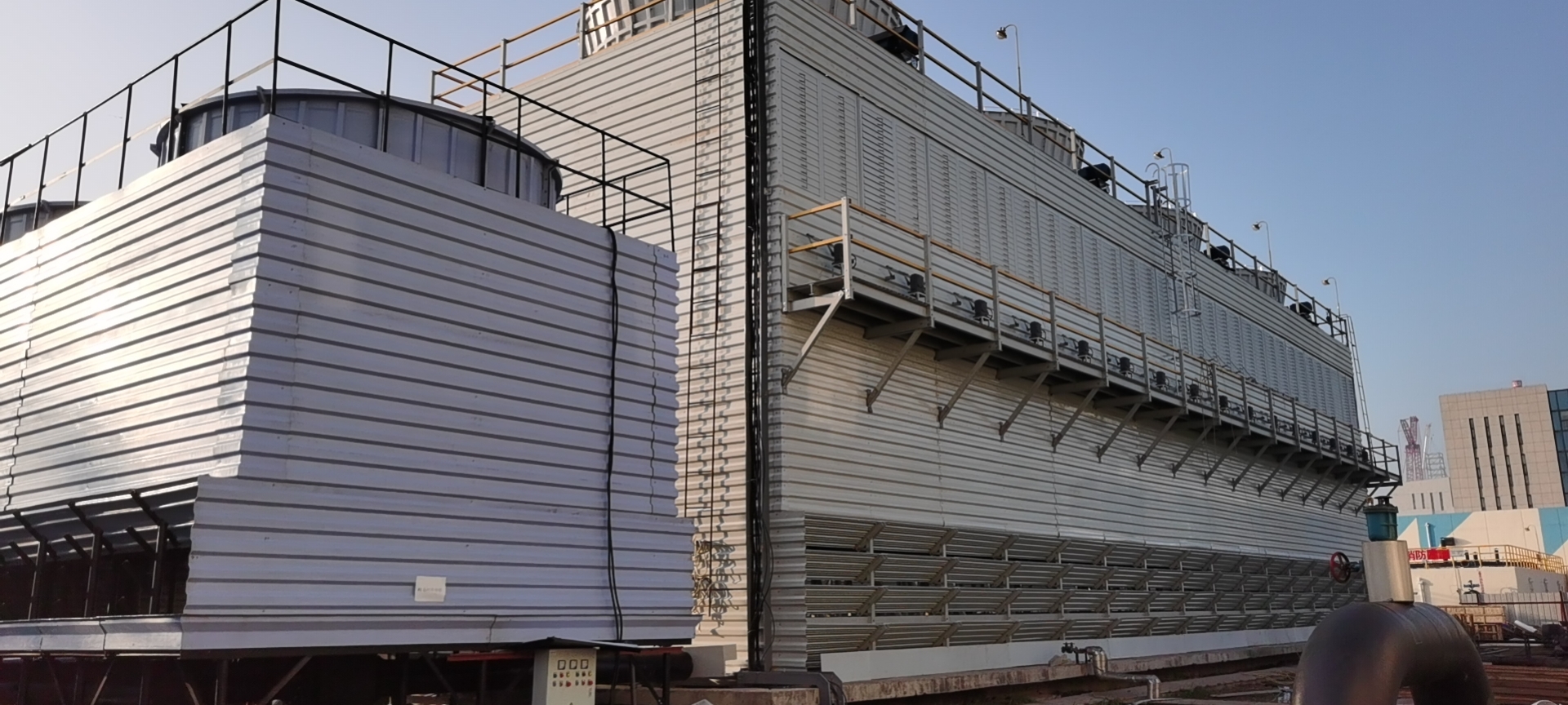 冷却塔过滤器应该怎么选无阀过滤器与浅层砂过滤器怎么选深度解析:水力控制原理、抗堵塞策略与全生命周期成本博弈