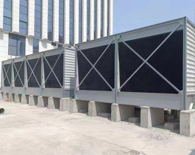 大型会展中心中央空调系统运维要点：会展中心冷却塔填料更换施工方案、成本与服务商选择指南