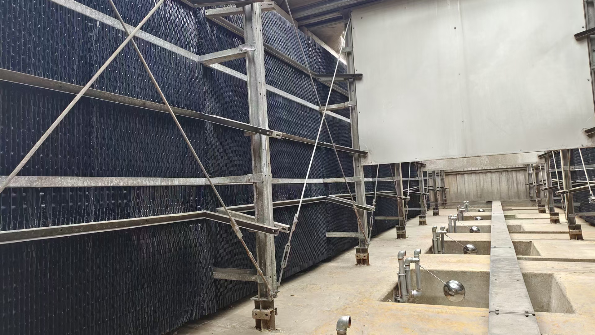 深度解析冷却塔填料老化：从材料性能衰减到智能化运维体系构建——打造高效冷却系统的"老化防控网络"