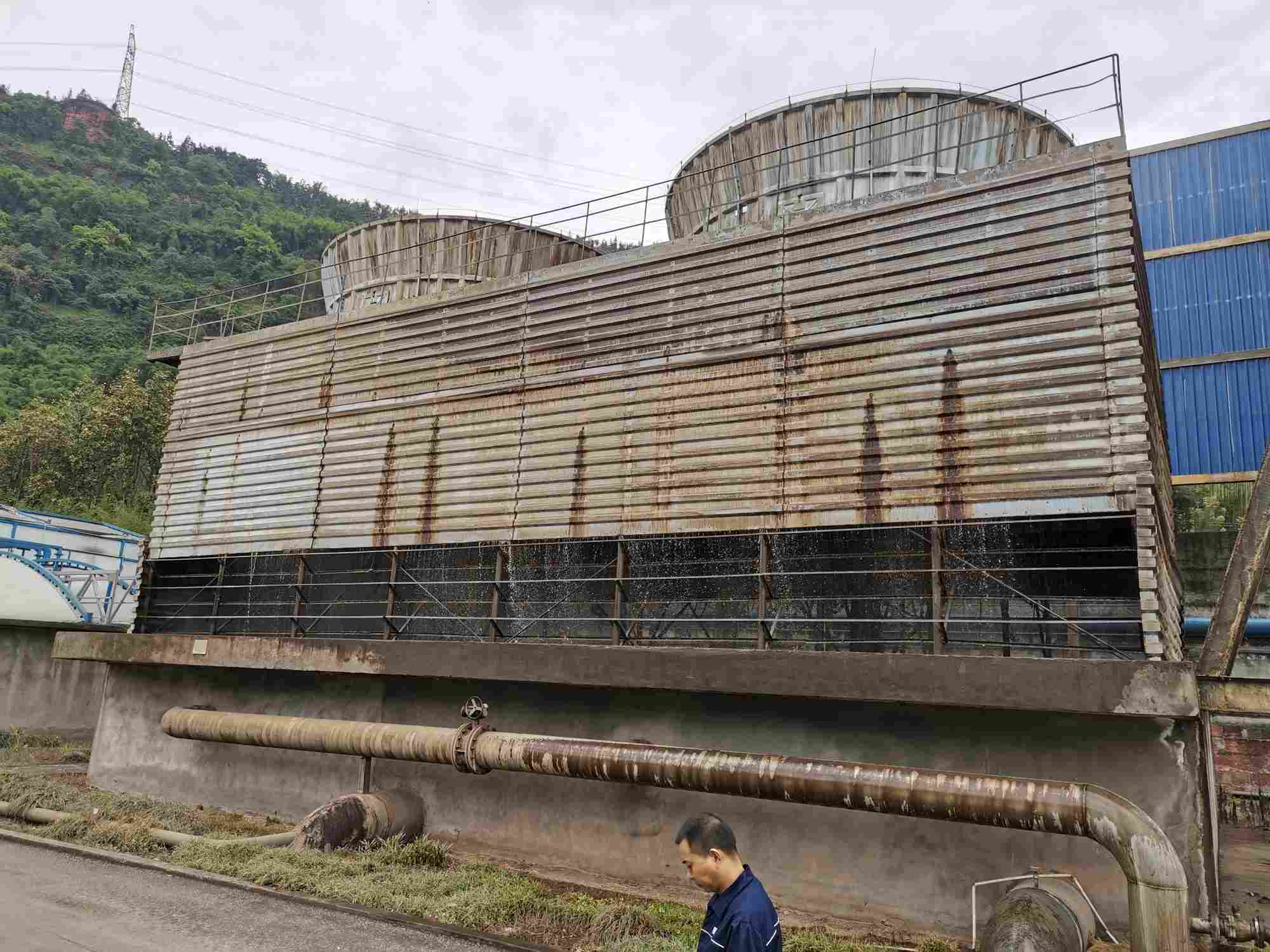 <strong>超越形状记忆：全面剖析冷却塔填料变形率对系统效能与安全的关键影响及控</strong>
