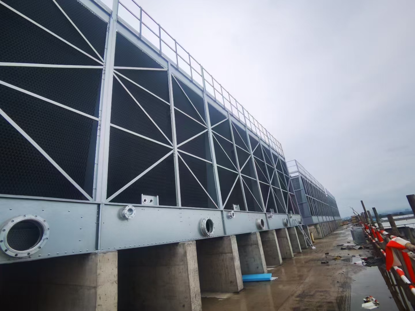 现场组装冷却塔填料施工技术全解析：从传统工艺到智能模块化安装的全流程质量控制与效率提升指南