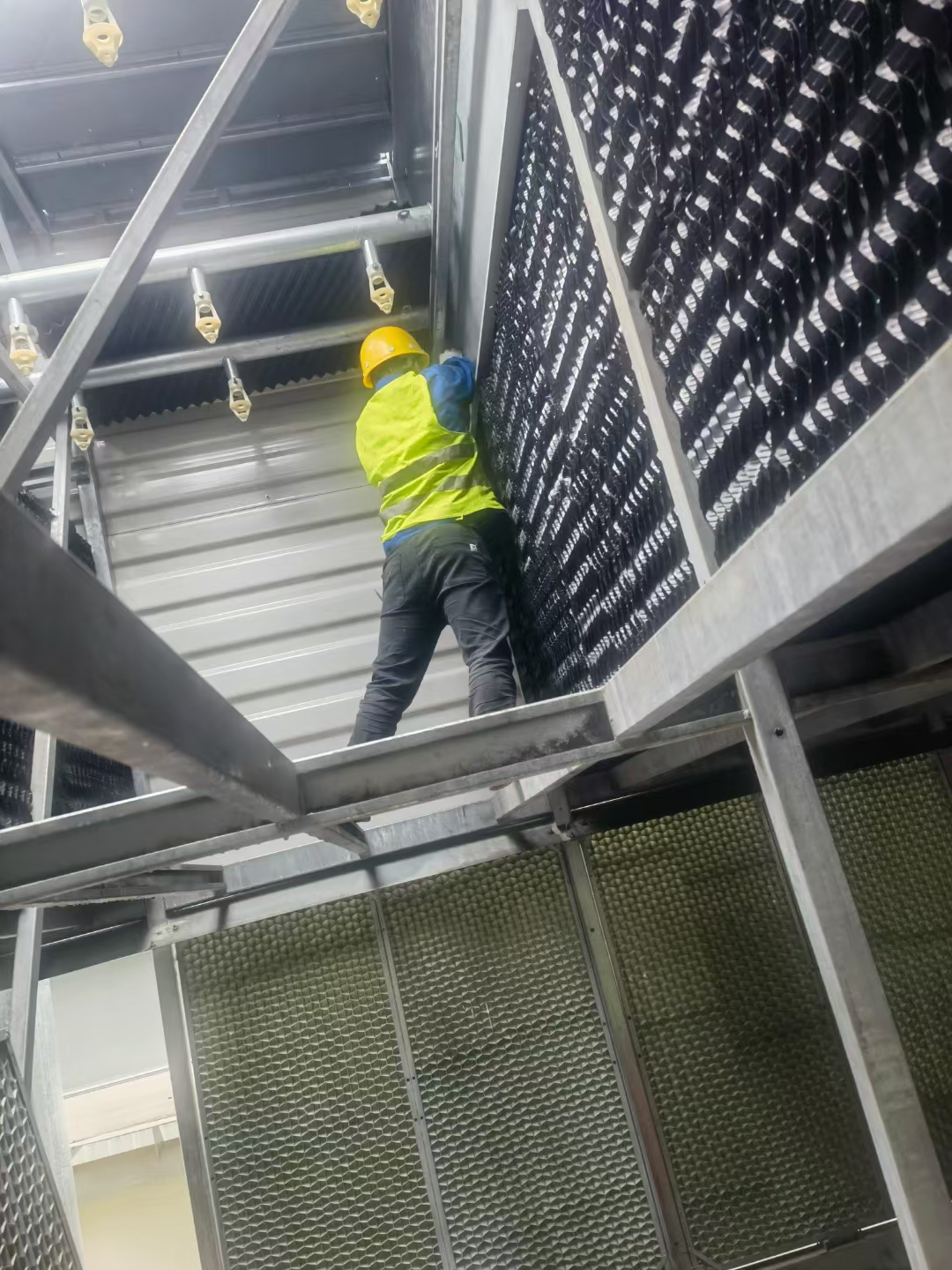 冷却塔消音怎么做找谁做：从气动噪声溯源到专业降噪治理的全流程避坑指南