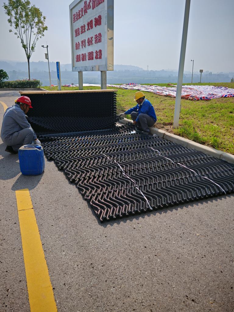 <strong>2026年材料厂冷却塔维修全维度实战手册：从铝业高盐雾腐蚀到建材高粉尘</strong>